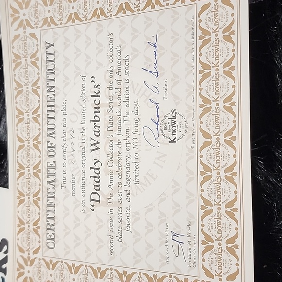 Knowles Plate with Distinguished Gentleman in Black Suit. Daddy Warbucks. - Picture 8 of 12